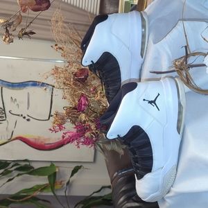 Nike Jordan basketball shoes black on white